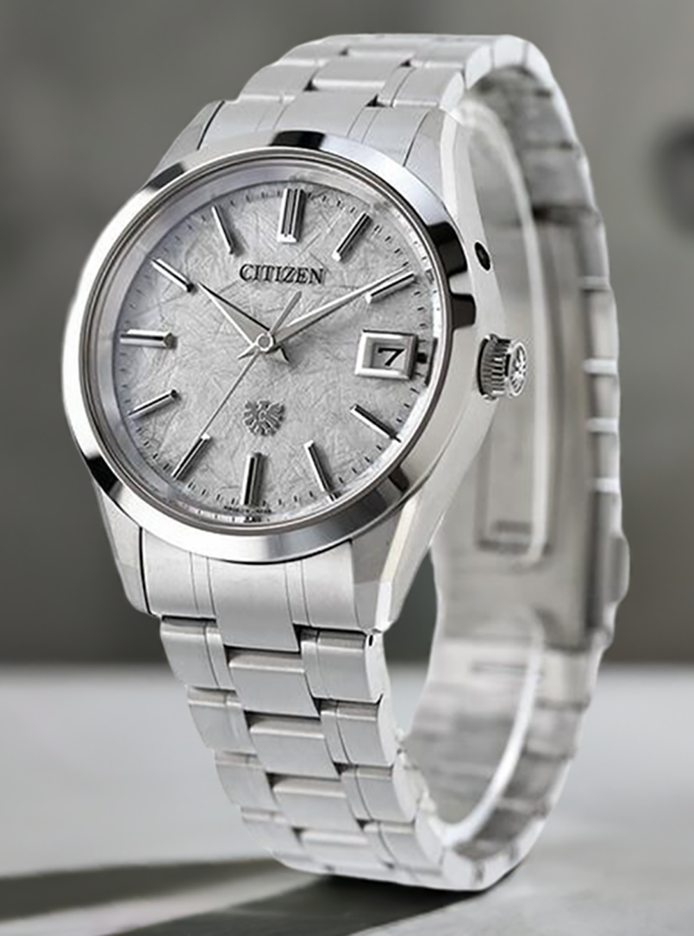 CITIZEN THE CITIZEN WATCH SUPER TITANIUM™ AQ4100-57B MADE IN JAPAN CITIZEN THE CITIZEN WATCH SUPER TITANIUM™ AQ4100-57B MADE IN JAPAN