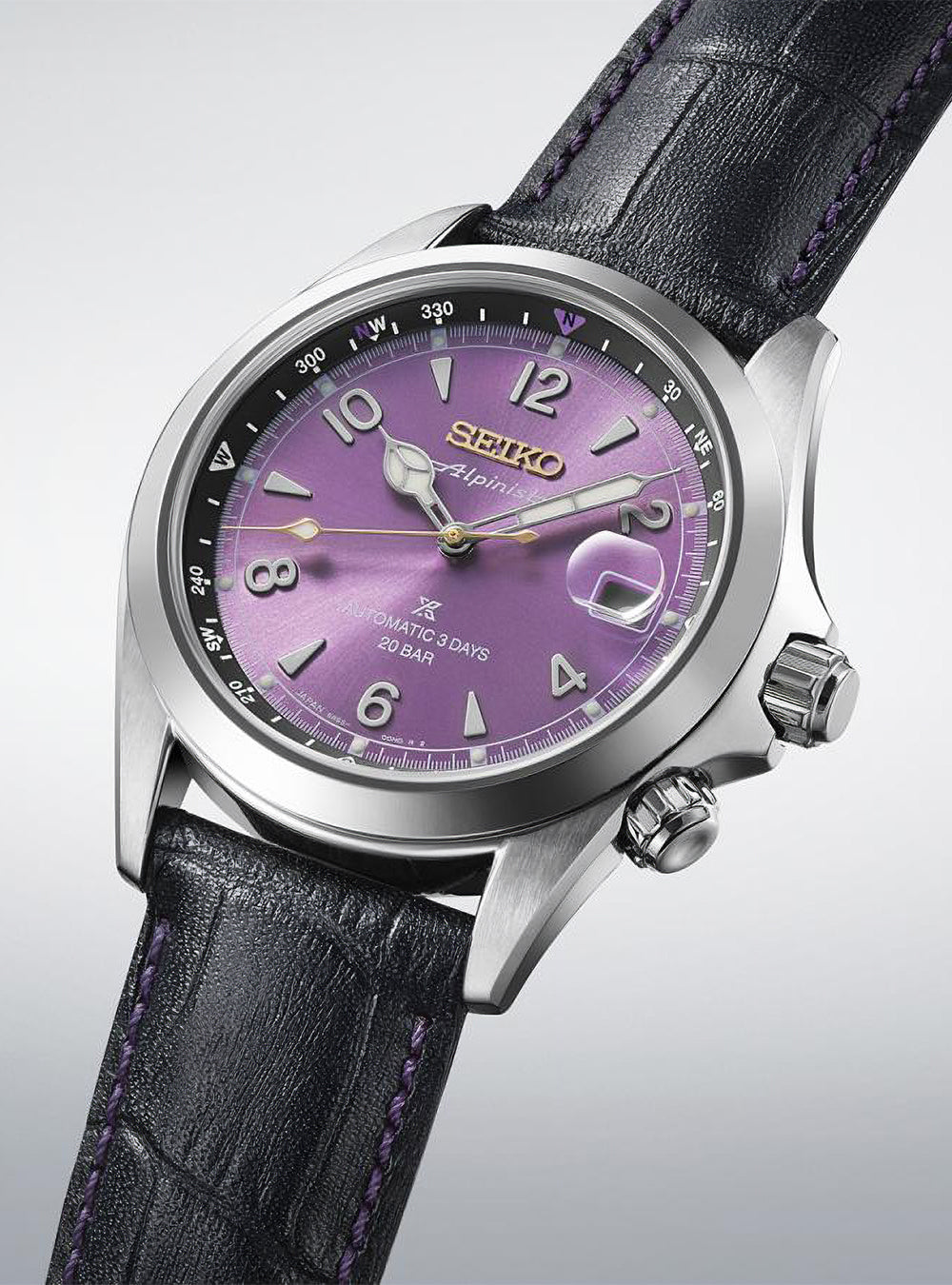 The modern Alpinist embodies the spirit of Seiko’s first sports watch, the Laurel Alpinist, which was born in 1959. With features designed for outdoor use and an added touch of playful elegance, the Alpinist has evolved with the times into a classic sports watch for every occasion.
